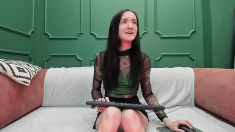 Snapshot of lovely_lo chatting on May 27, 1:41 pm lovely_lo online show from May 27, 1:41 pm