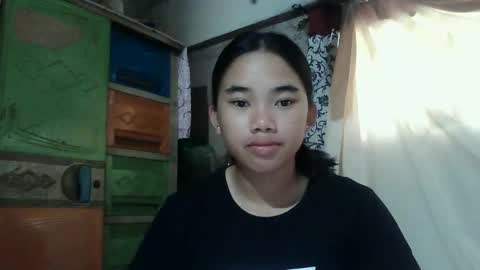 Snapshot of lovely_marie572336 chatting on April 9, 9:04 am lovely_marie572336 online show from April 9, 9:04 am