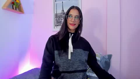 Snapshot of lovely_oliviaa chatting on July 29, 5:44 pm Olivia online show from July 29, 5:44 pm
