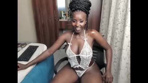 Snapshot of lovely_princes1 chatting on October 7, 10:51 pm I  am witty online show from October 7, 10:51 pm