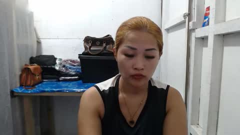 Snapshot of lovely_singlemom chatting on May 17, 12:08 am ask me dear online show from May 17, 12:08 am