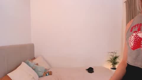 Alison and Kylian online show from February 23, 9:48 pm