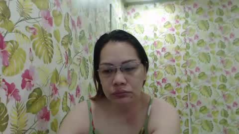 Snapshot of lovelyasiancutie chatting on November 9, 8:40 pm lovelyasiancutie online show from November 9, 8:40 pm
