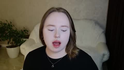 Snapshot of lovelybeatricee chatting on February 14, 9:44 pm Beatrice online show from February 14, 9:44 pm