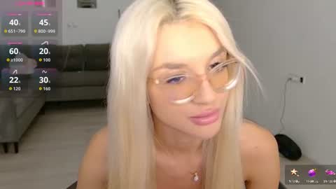 Snapshot of lovelybianca_ chatting on June 27, 7:41 pm lovelybianca_ online show from June 27, 7:41 pm