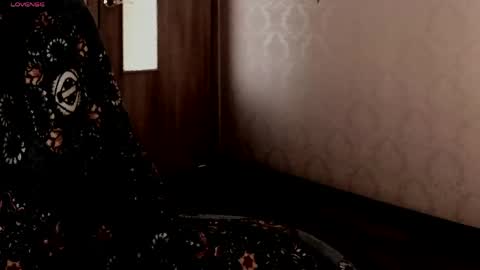 Snapshot of lovelyboobsx chatting on March 27, 3:01 am Anelana online show from March 27, 3:01 am