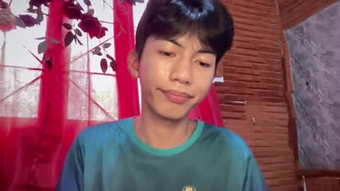 lovelyboy_jm online show from May 15, 11:34 pm
