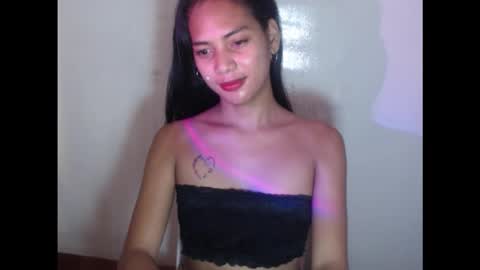 Snapshot of lovelycarmilla chatting on October 22, 3:18 am Carnilla online show from October 22, 3:18 am