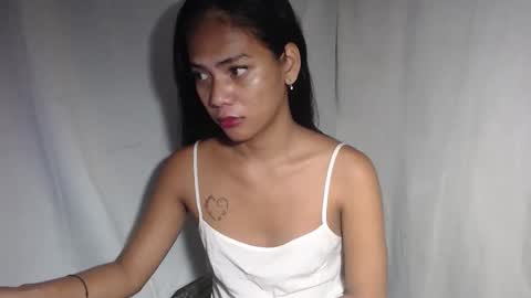 Snapshot of lovelycarmilla chatting on February 5, 11:37 am Carnilla online show from February 5, 11:37 am