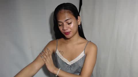 Snapshot of lovelycarmilla chatting on February 9, 2:32 pm Carnilla online show from February 9, 2:32 pm