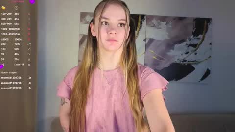 lovelygracee online show from October 25, 1:40 pm