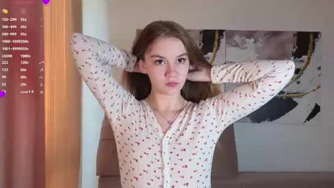 lovelygracee online show from October 26, 1:39 pm