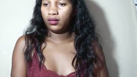 lovelylarra online show from May 17, 6:48 pm