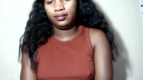 lovelylarra online show from May 21, 9:22 pm