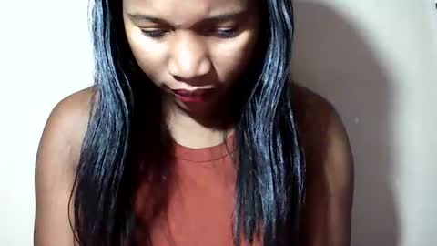 lovelylarra online show from July 3, 8:43 am