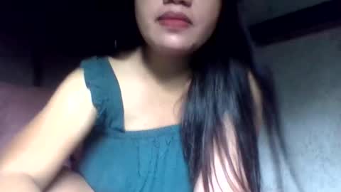 Snapshot of lovelymocha27 chatting on November 18, 5:12 am lovelymocha27s online show from November 18, 5:12 am
