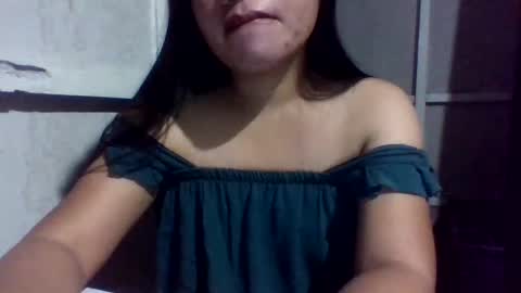 Snapshot of lovelymocha27 chatting on November 28, 8:00 pm lovelymocha27s online show from November 28, 8:00 pm