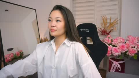 Snapshot of lovelynightt chatting on January 12, 6:59 pm kim online show from January 12, 6:59 pm