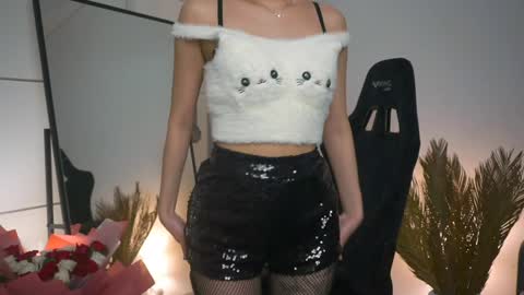 Snapshot of lovelynightt chatting on February 1, 8:37 pm kim online show from February 1, 8:37 pm