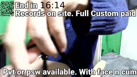 Snapshot of lovelyowner chatting on December 22, 11:18 am .com online show from December 22, 11:18 am