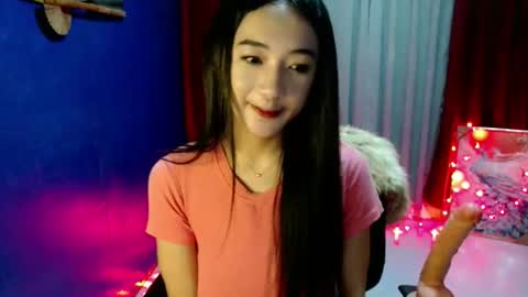 lovelypetite143 online show from May 23, 2:43 pm