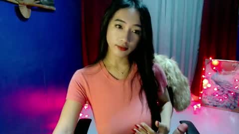 lovelypetite143 online show from May 25, 3:29 pm