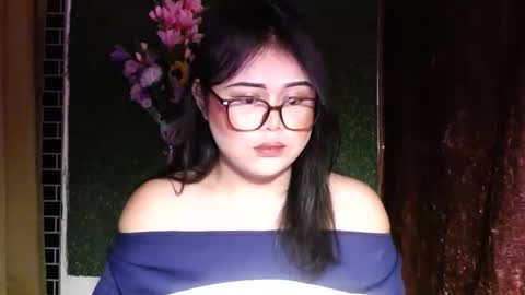 Snapshot of lovelypinaychubsx chatting on December 19, 7:10 pm lovely online show from December 19, 7:10 pm