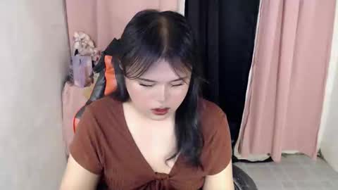 Snapshot of lovelypinaychubsx chatting on February 9, 11:20 pm lovely online show from February 9, 11:20 pm