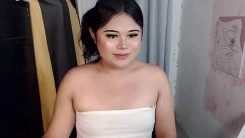 lovely online show from April 21, 8:53 am