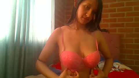 Snapshot of lovelysexxx_ chatting on February 20, 10:48 pm Tiffany online show from February 20, 10:48 pm