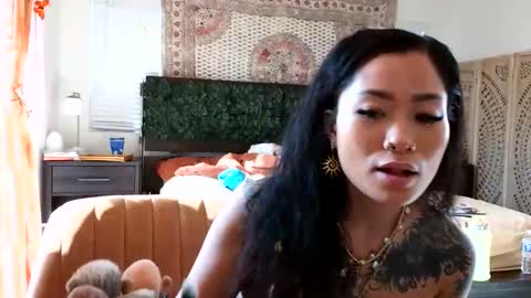 lovelyxmacii online show from January 7, 8:00 pm