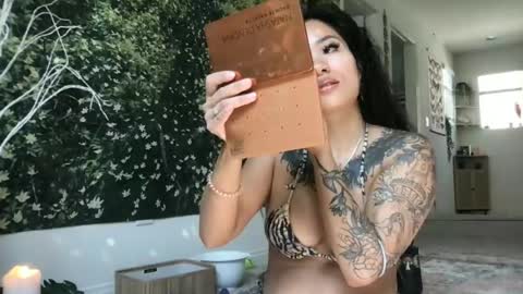 lovelyxmacii online show from July 15, 10:04 pm