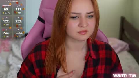 Snapshot of lovelyybell chatting on September 27, 7:24 am B E L L online show from September 27, 7:24 am