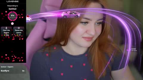 Snapshot of lovelyybell chatting on October 18, 5:21 am B E L L online show from October 18, 5:21 am