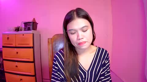 lovemae352295 online show from January 29, 12:35 pm