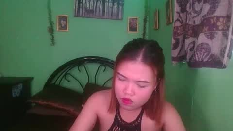 lovemae352295 online show from September 24, 7:33 am