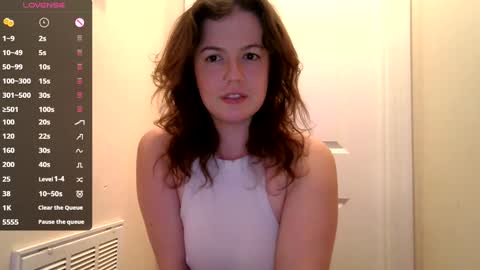 Snapshot of lovemesomemoree chatting on December 10, 3:52 am Connie online show from December 10, 3:52 am