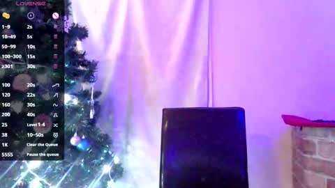 Snapshot of lovemesomemoree chatting on December 24, 4:44 am Connie online show from December 24, 4:44 am