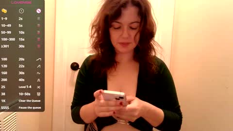 Snapshot of lovemesomemoree chatting on January 23, 3:48 am Connie online show from January 23, 3:48 am