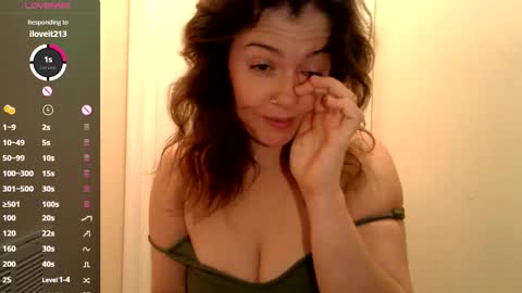 Snapshot of lovemesomemoree chatting on January 24, 12:20 pm Connie online show from January 24, 12:20 pm