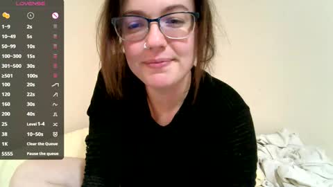 Snapshot of lovemesomemoree chatting on January 27, 10:06 pm Connie online show from January 27, 10:06 pm