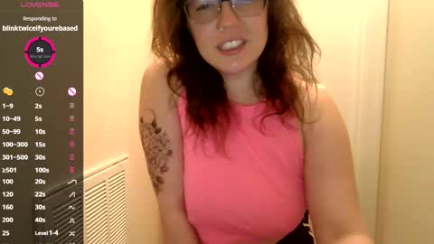 Snapshot of lovemesomemoree chatting on February 10, 11:46 am Connie online show from February 10, 11:46 am