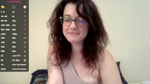 Snapshot of lovemesomemoree chatting on February 14, 8:59 pm Connie online show from February 14, 8:59 pm