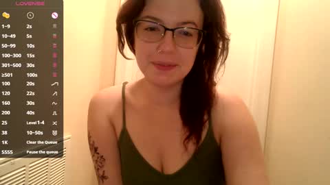 Snapshot of lovemesomemoree chatting on February 17, 11:55 am Connie online show from February 17, 11:55 am