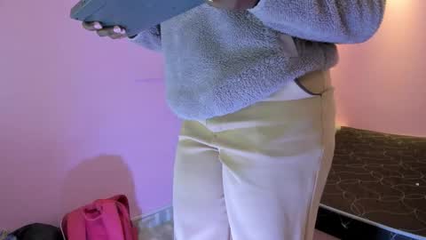 L O V E  online show from January 17, 11:59 am