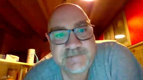 lover010983 online show from March 10, 5:22 am