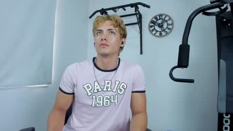 Snapshot of lover_fitnessboy chatting on January 26, 8:23 pm kevin online show from January 26, 8:23 pm