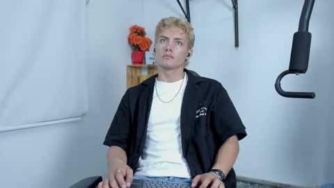 Snapshot of lover_fitnessboy chatting on September 9, 3:50 am kevin online show from September 9, 3:50 am