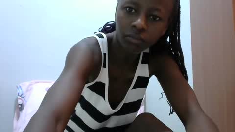 lovergal222 online show from February 6, 9:43 am