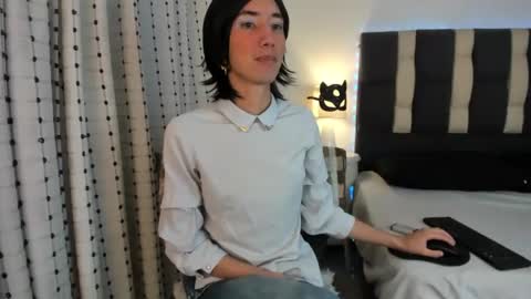 loverisu online show from November 19, 10:10 pm